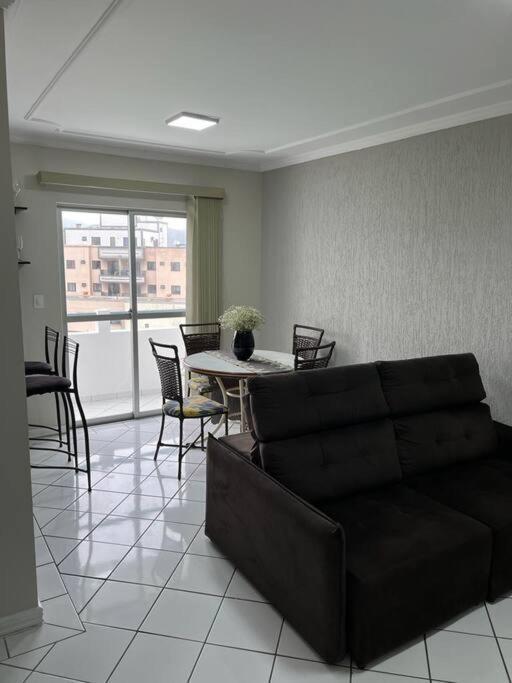 Em Bc Perto Univali E Centro Eventos *